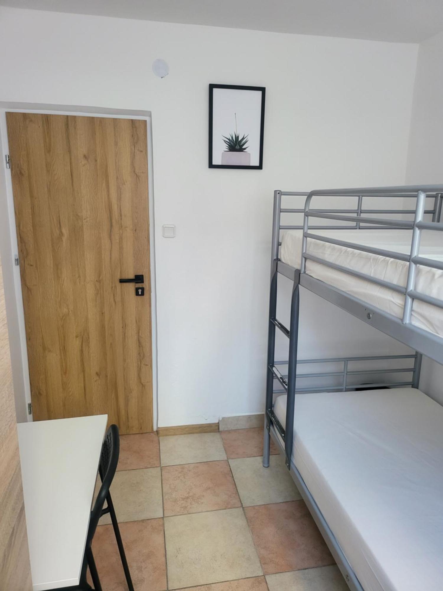 Rooms4Rest Popularna - Private Rooms For Tourists - Atr Consulting Sp, Z O,O, Warsaw Exterior photo