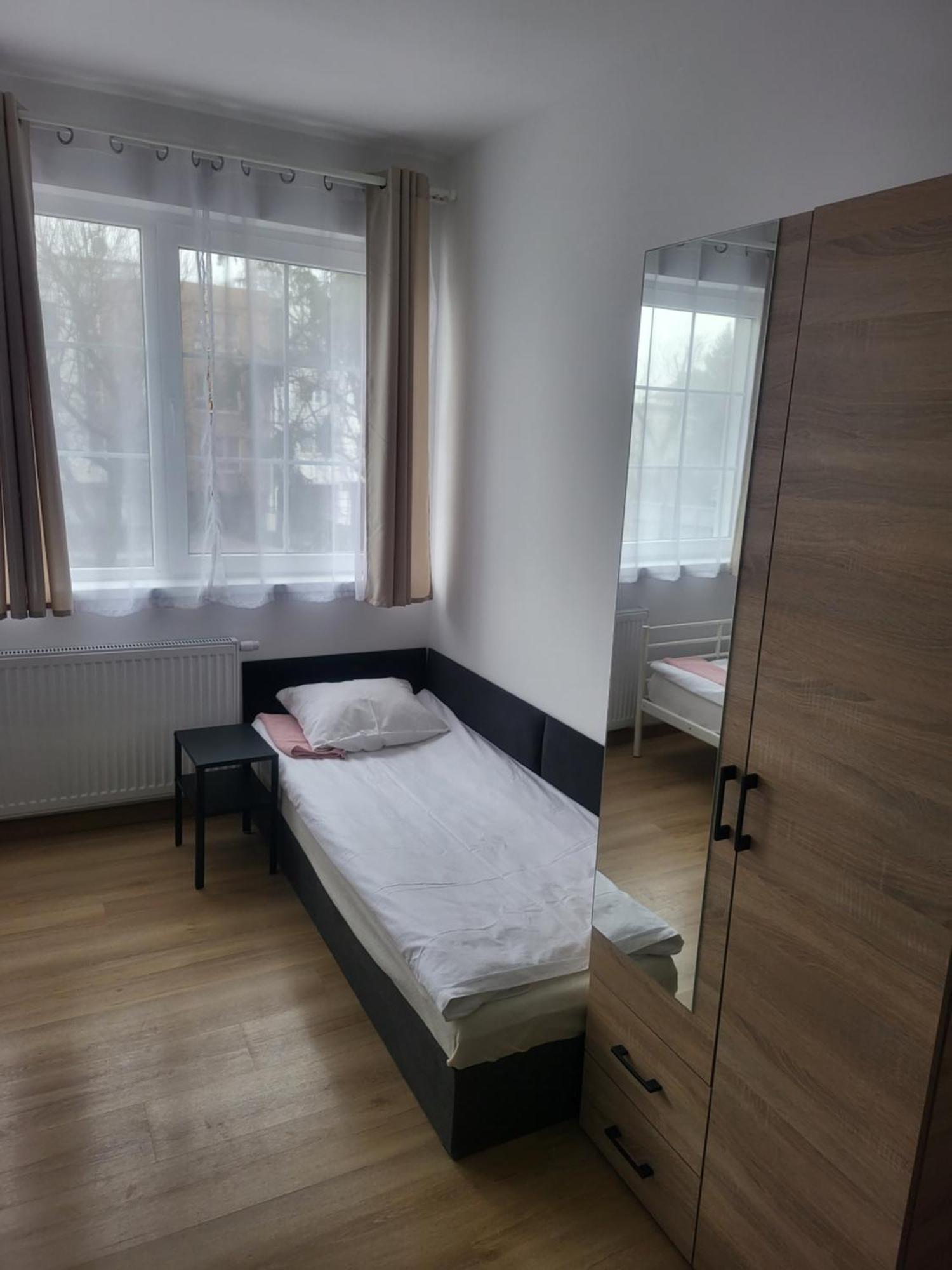 Rooms4Rest Popularna - Private Rooms For Tourists - Atr Consulting Sp, Z O,O, Warsaw Exterior photo